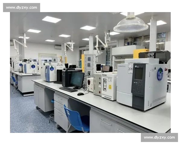 以前场高位压迫为核心理念构建现代足球战术体系创新路径研究分析